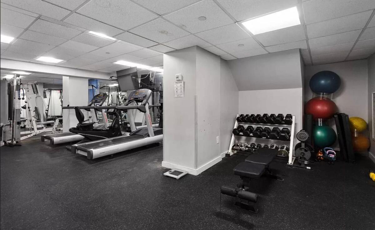 73-417 New Uws Doorman Gym